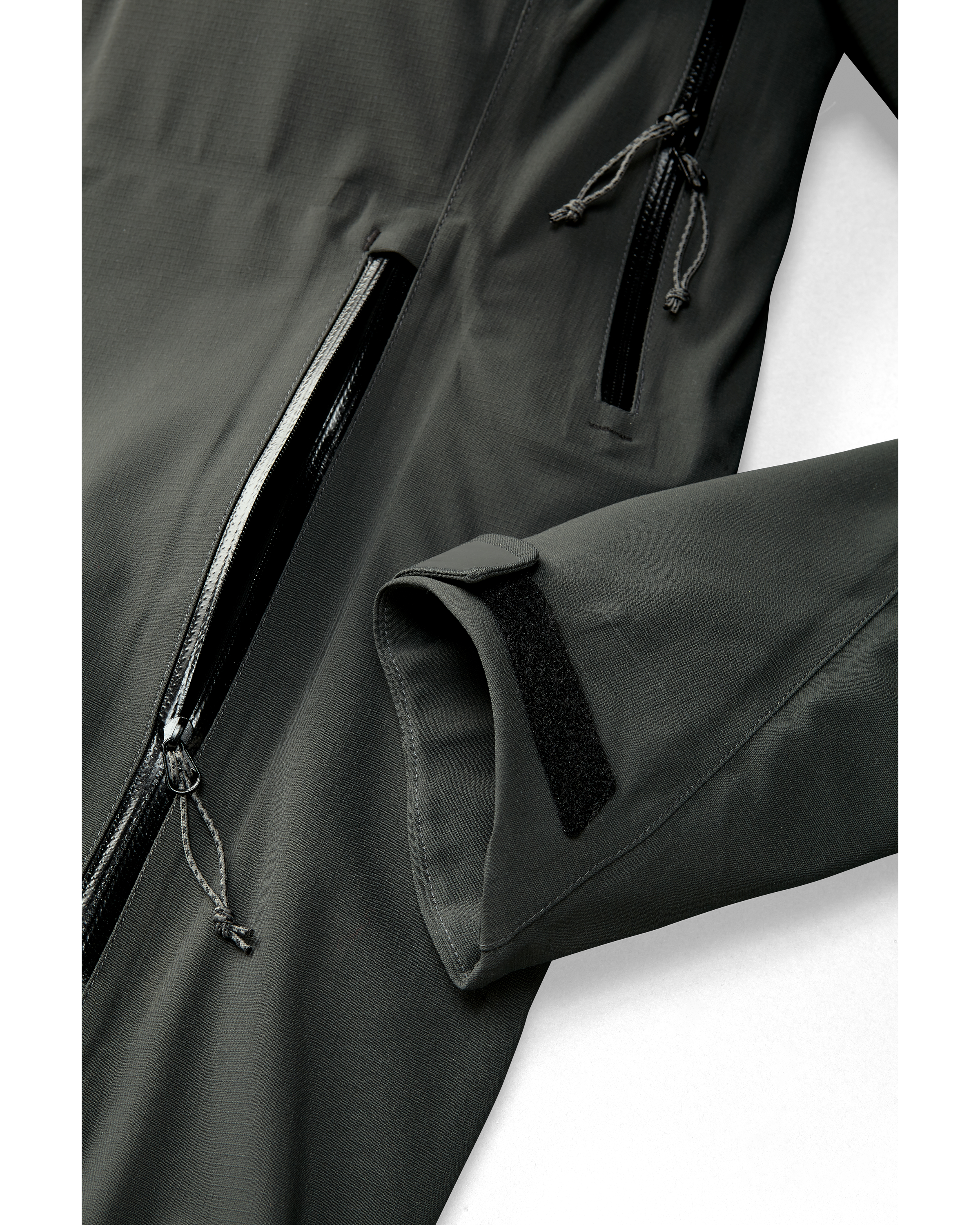 KUIU Kutana Storm Shell Jacket | Gunmetal - Image 6