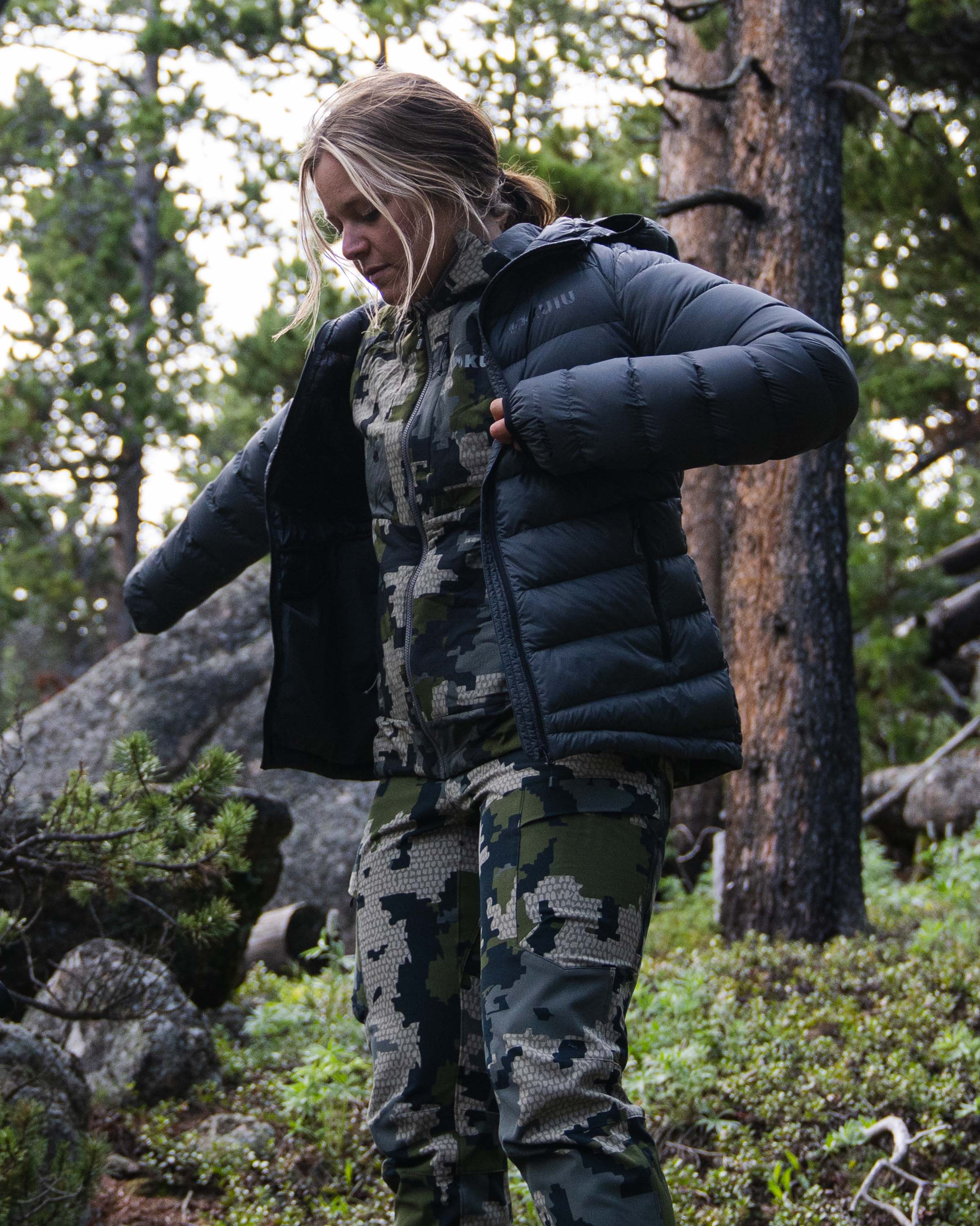Women's Super Down LT Hooded Jacket | Khaki - Image 5